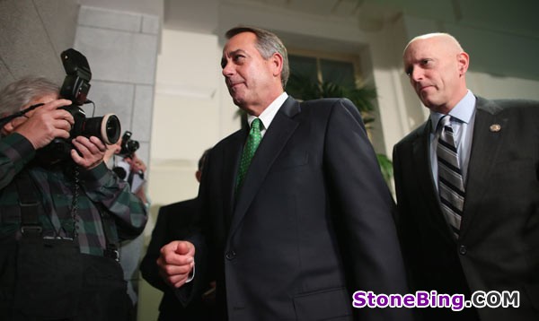 US averts fiscal cliff