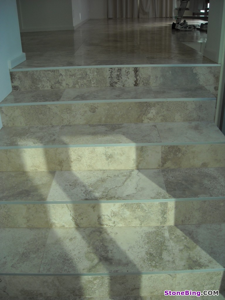 Variegato Travertine tiles application cases