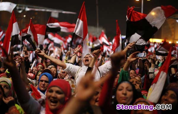 Egypt army topples president, announces transition