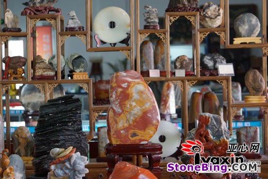 Stones on the 4th Central Asia Xinjiang Stone Expo