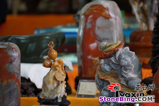 Stones on the 4th Central Asia Xinjiang Stone Expo