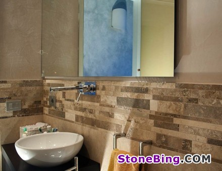 Strips of natural stone for the bathroom