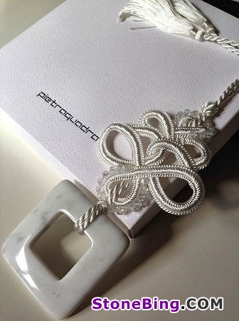 Natural stone jewelry: "Minimalistic but feminine"