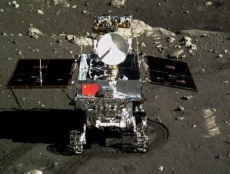 Yutu gets rolling on the moon